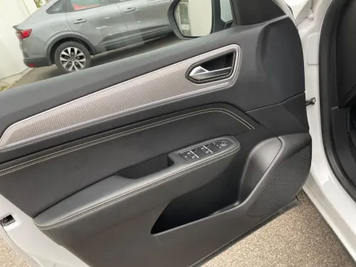 Renault Arkana E-Tech 145 - 23 Techno - Photo 10