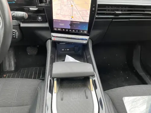 Renault Austral E-Tech hybrid 200 Iconic - Photo 14