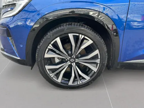 Renault Austral E-Tech hybrid 200 Iconic - Photo 8