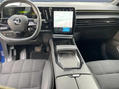 Renault Austral E-Tech hybrid 200 Iconic - Photo 11