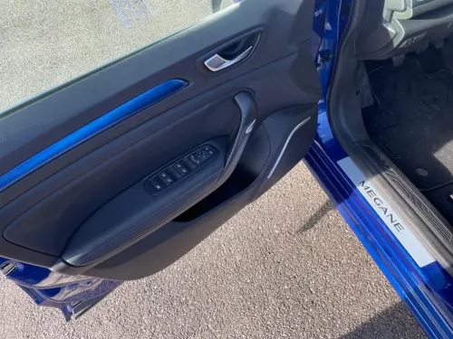 Renault Megane Mégane IV Berline TCe 160 FAP GT-Line - Photo 10