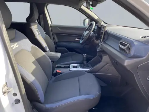 Dacia Duster Mild Hybrid 130 Journey - Photo 16