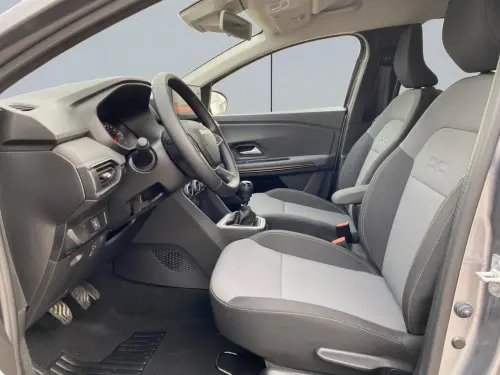 Dacia Jogger TCe 110 7 places GSR2 Extreme - Photo 9