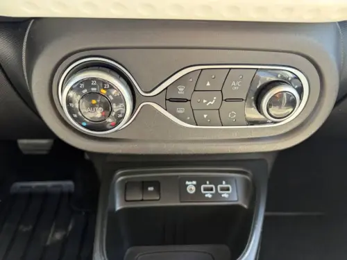 Renault Twingo E-Tech Twingo III E-Tech Equilibre - Photo 9