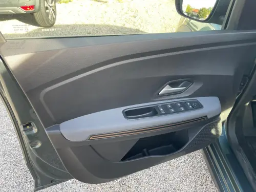 Dacia Sandero ECO-G 100 Stepway Extreme + - Photo 10