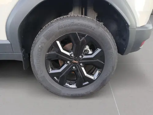 Dacia Duster Hybrid-G 150 4x4 Extreme - Photo 8