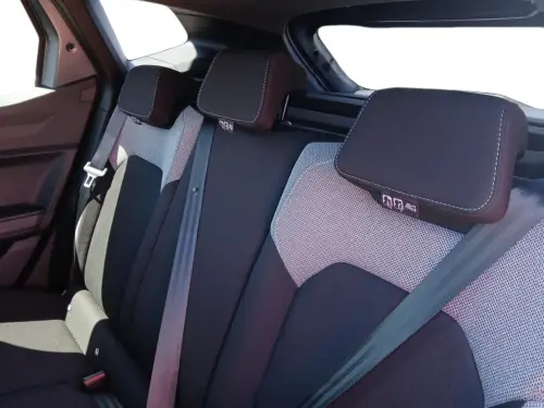 Dacia Duster Mild Hybrid 140 Journey - Photo 12