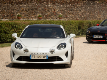 Alpine Store Villefranche soutient le Rallye du Coeur et organise sa vente aux enchères