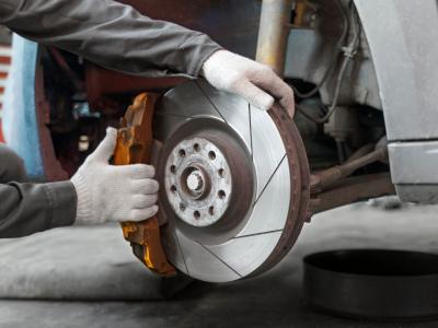 Freins voiture : quand changer plaquettes et disques ?