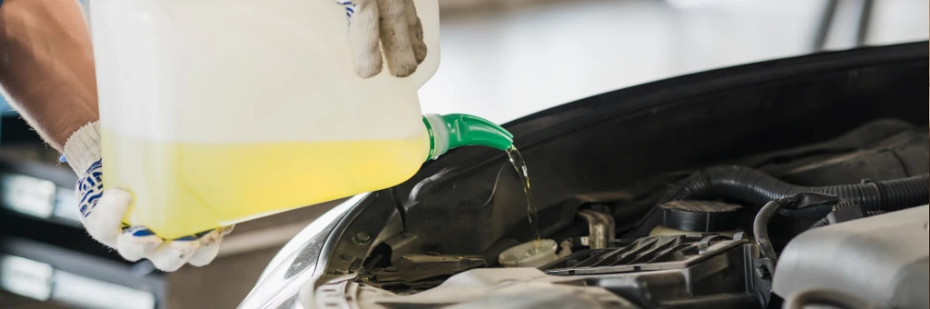 Liquide de refroidissement voiture : pourquoi le vérifier avant l'été ?