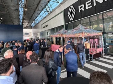 Traficlette 2027 : Renault Saint-Etienne réunit ses clients pro !