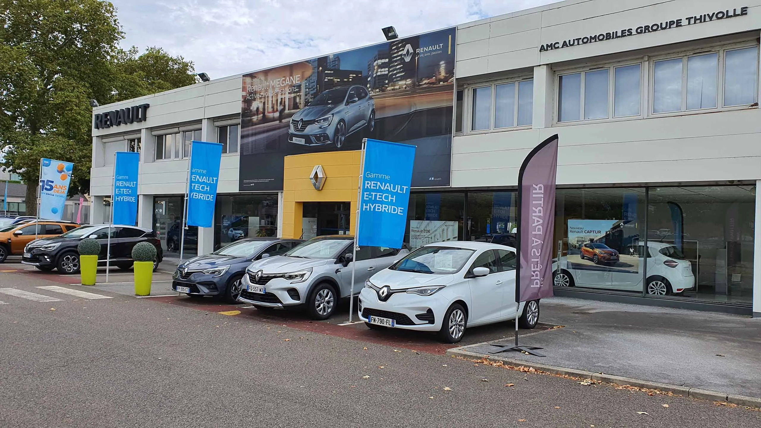 RENAULT MONTCEAU LES MINES