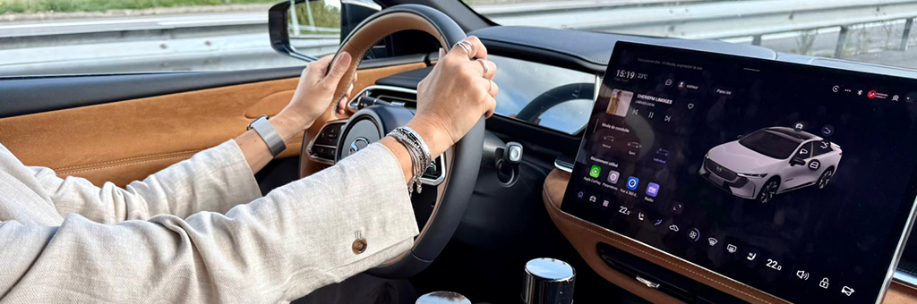 Mazda 6e : l’ère électrique s’incarne à Cognac avec l’équipe Mazda Saint-Étienne