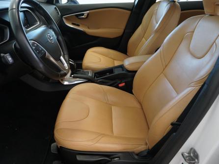 VOLVO V40 Cross Country V40 Cross Country T3 152 Geartronic 6 Cross Country Luxe à vendre à Villefranche-sur-Saône - Image n°5
