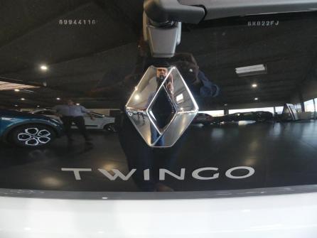 RENAULT Twingo Twingo III E-Tech Equilibre à vendre à Villefranche sur Saône - Image n°5
