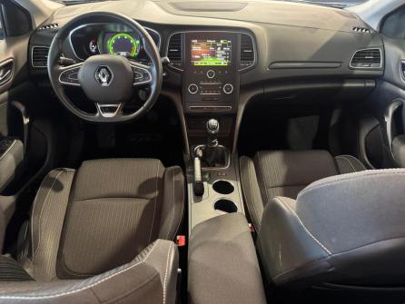 RENAULT Megane Mégane IV Berline TCe 115 FAP Zen à vendre à Macon - Image n°12