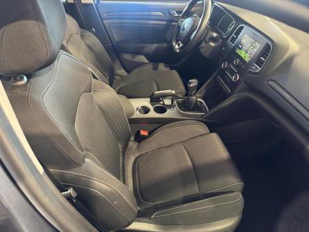 RENAULT Megane Mégane IV Berline TCe 115 FAP Zen à vendre à Macon - Image n°17