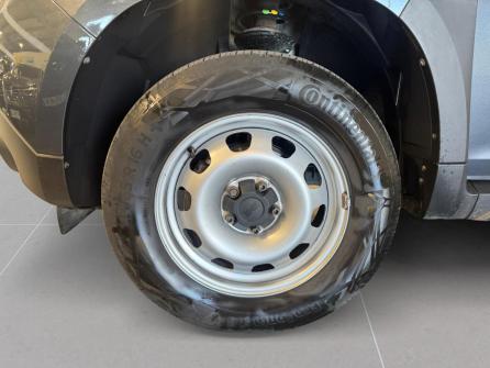 DACIA Duster ECO-G 100 4x2 Essential à vendre à Macon - Image n°9