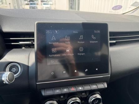 RENAULT Clio Clio E-Tech 140 Intens à vendre à Villefranche-sur-Saône - Image n°19