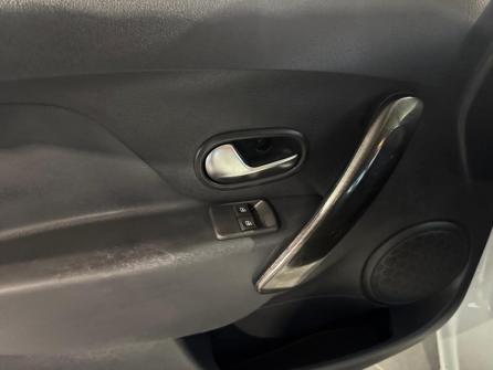 DACIA Sandero SCe 75 City + à vendre à Macon - Image n°11